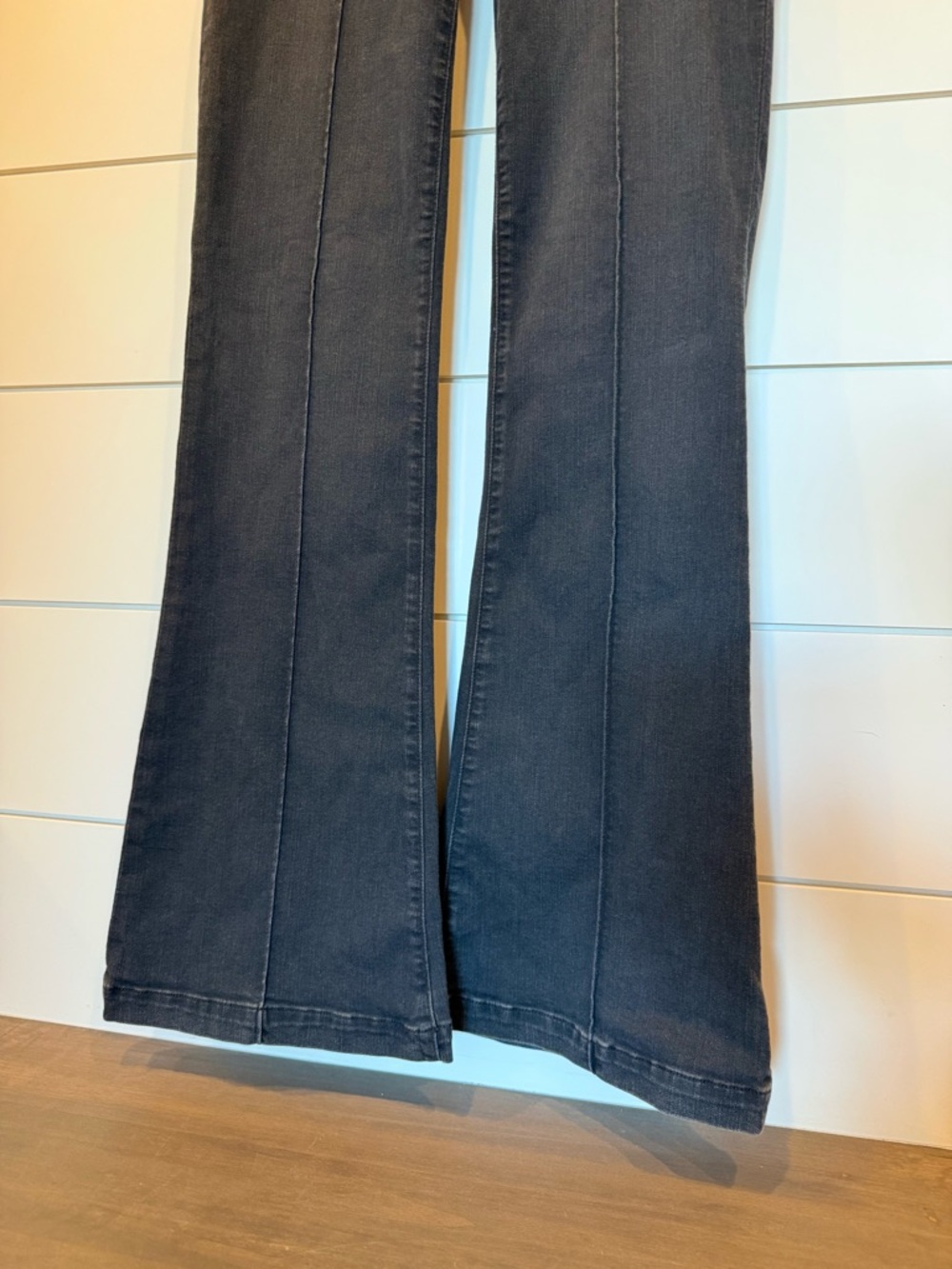 Paige Genevieve Flare Jeans 26 - Picture 9 of 12